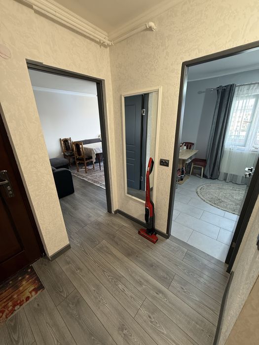 apartament 3 camere, de vanzare