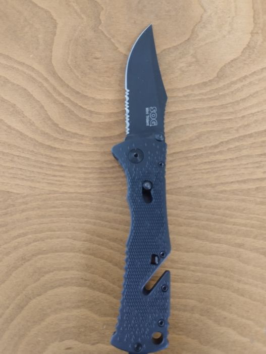 Сгъваем нож SOG Trident