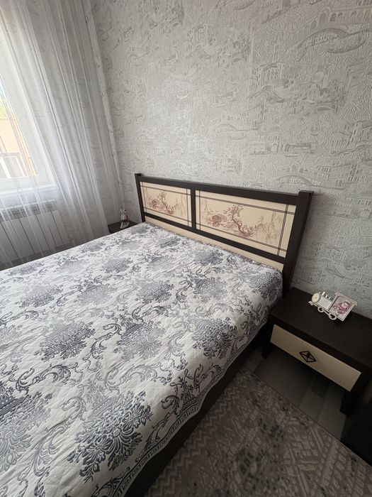 Продам спальный гарнитур