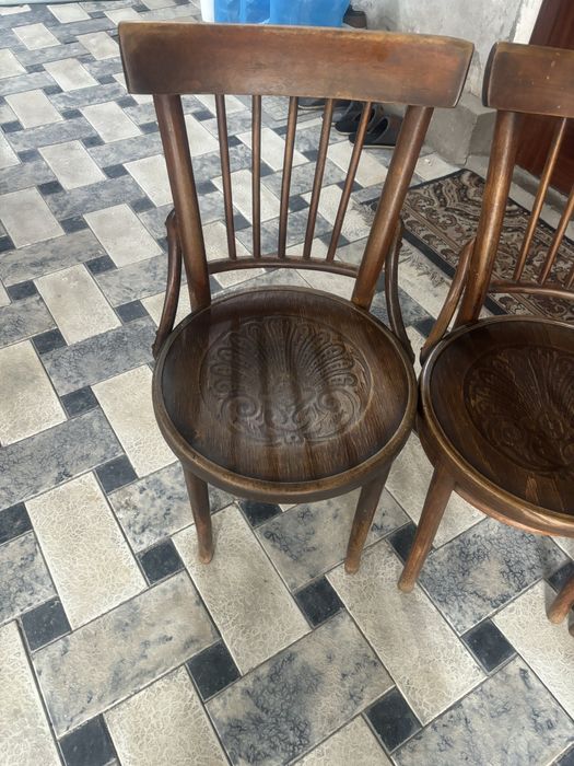 Срочно продам антикварный стулья