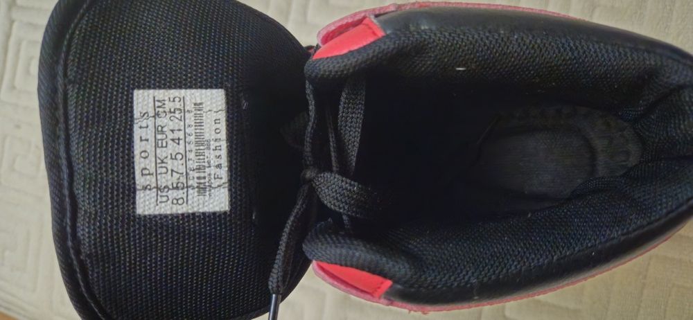 Продам молодёжные кроссы