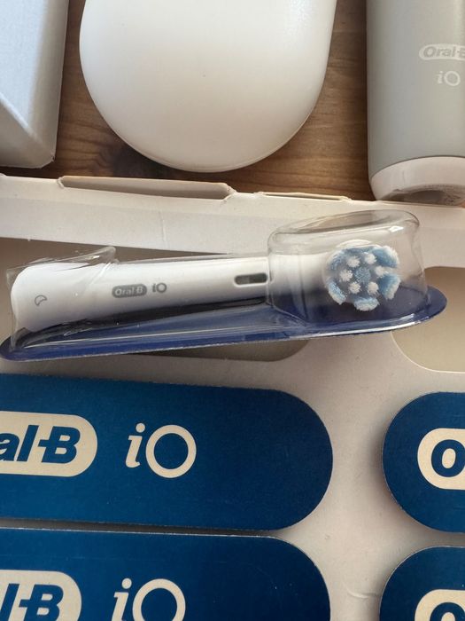 Четка за зъби Oral B iO 6 + 9 глави