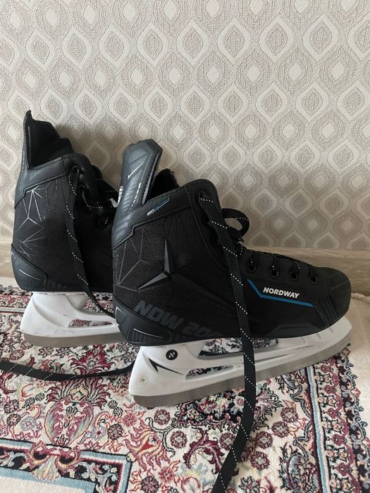 Коньки детские, почти новая