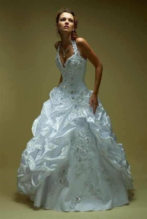 Платья свадебные новые