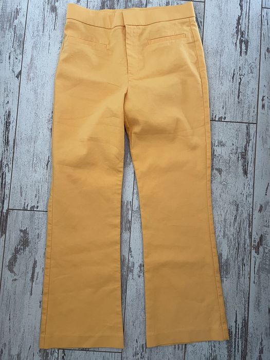 Оранжев панталон за цветни дни