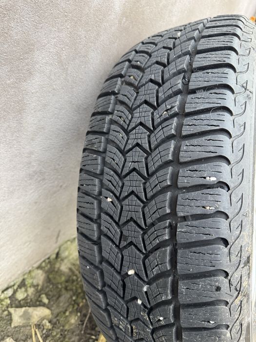 Anvelope/Cauciucuri de iarna 215/65/R16 sau 195/65 R15