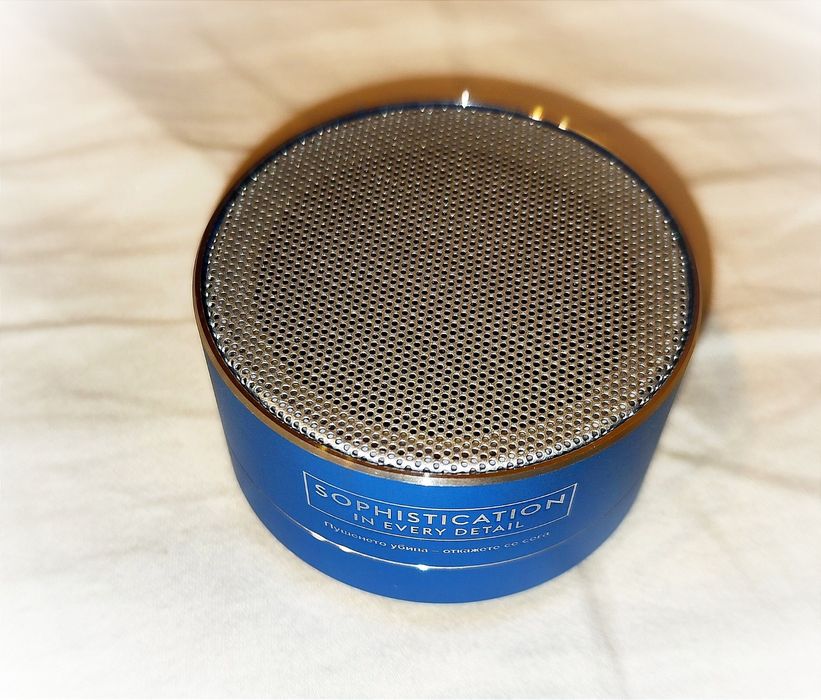 Аудио приказки на всички времена списание 1 и bluetooth колонка