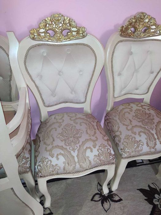 Срочно продам Стол и стулья