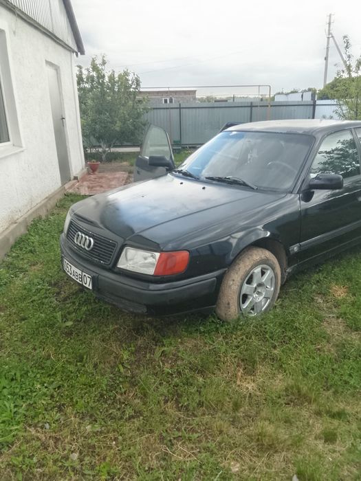 Машина   Audi 100