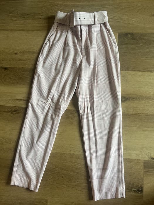 Розов дамски костюм Zara (Сако и панталон)