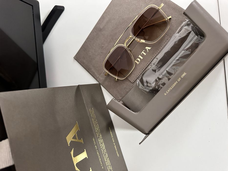 Di Ta flight 006 white&brown