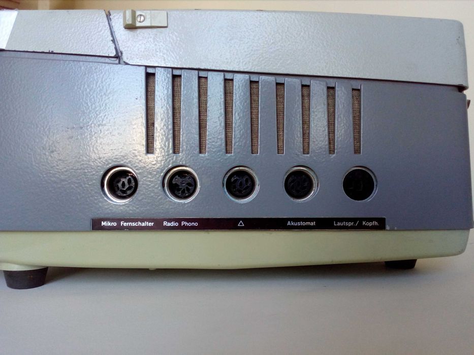 Ролков магнетофон UHER -