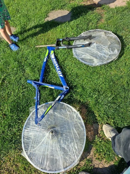 Vand bicicleta noua cum se vede