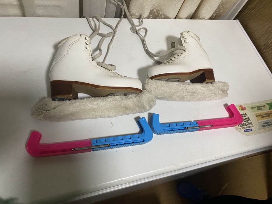 Проффесиональные фигурные коньки