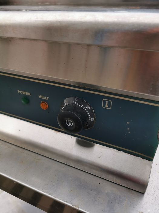 Gratar profesional neted si striat, 5 KW-electric
