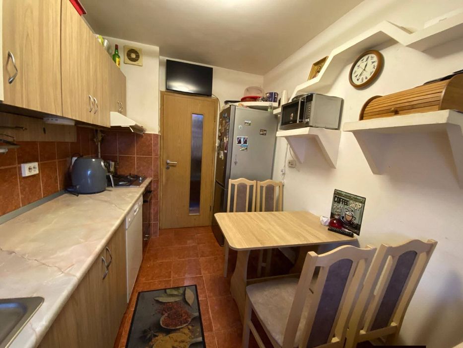 Apartament 3 camere de închiriat