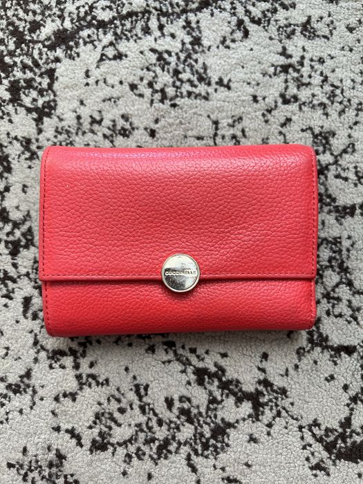 Дамски портмонета Guess Coccinelle и Massimo Dutti