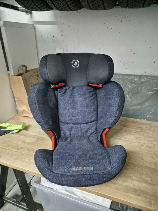 2бр. детски столчета за автомобил Maxi-Cosi RodiFix Airprotect