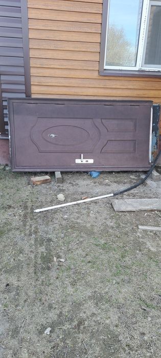 Дверь наружная железная