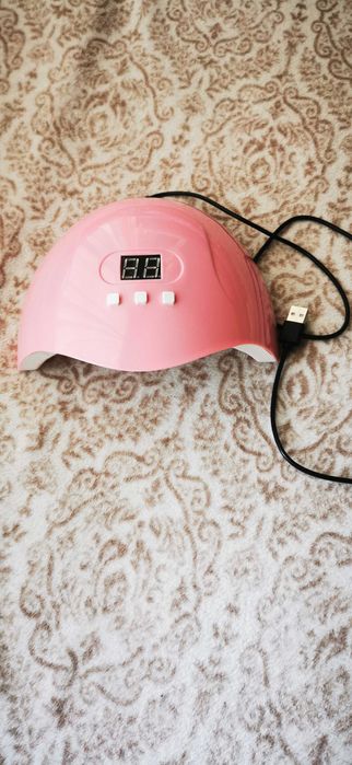 Електрическа пила за нокти, лед лампа, лакове и още неща за маникюр