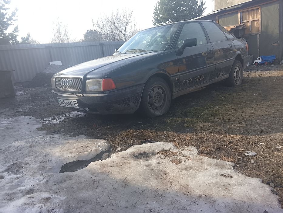 Продам Ауди 80 б3 заводится пишите сдесь или в вацап