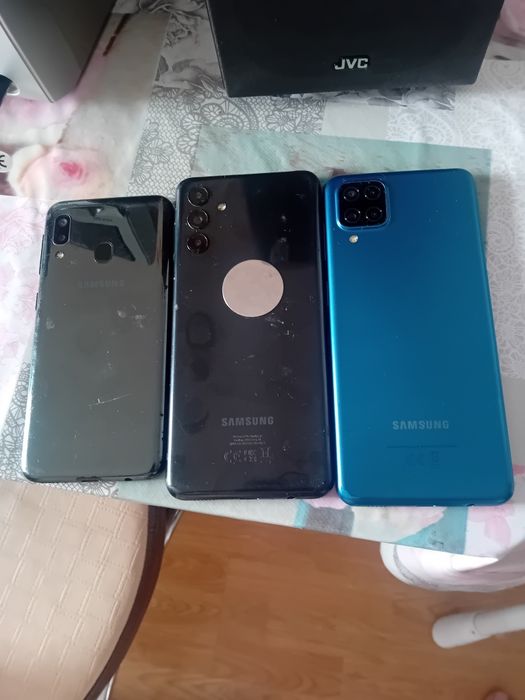 Telefone Samsung  placire sunt ok pentru piese disponibile