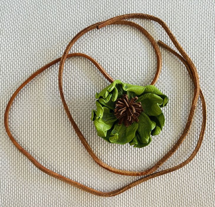 Колие, гривна от естествена кожа