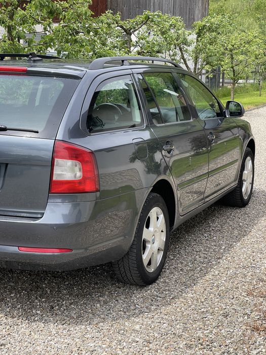 SKODA Octavia 2013 — imagine 3