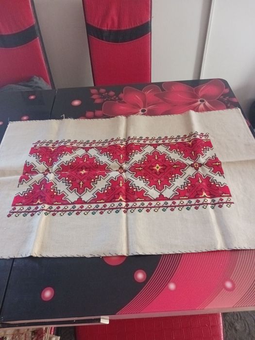 Ръчно изработени карета и възглавници за колекционери