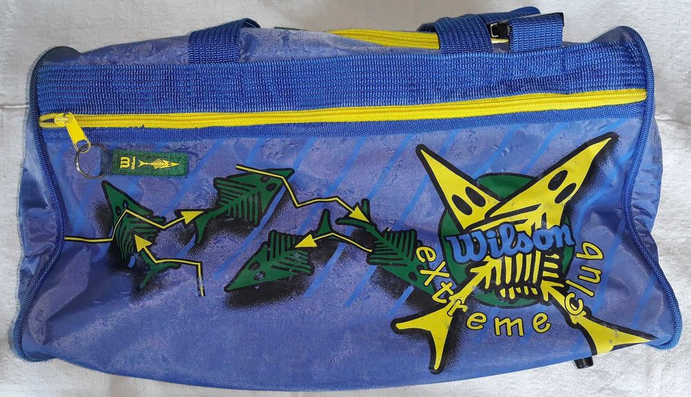 Спортна чанта Wilson. Размери 45 x 26 x 23 см