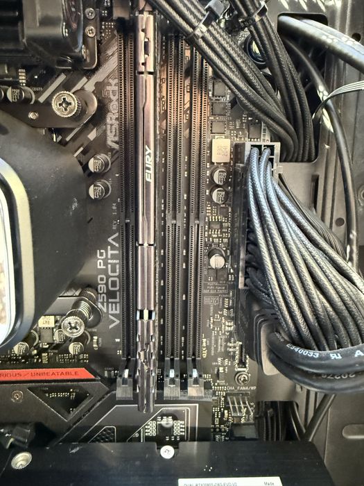 KIT Streaming/Gaming high end i9 10900k + Z590 Asrock PG VELOCITA + 32GB ram ddr4 hyperx fury black