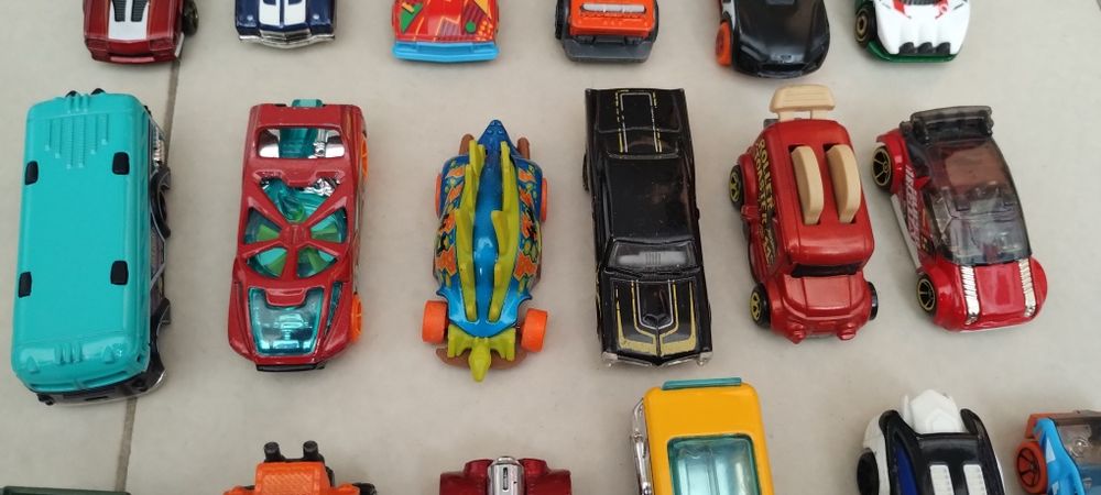 Колички Hotwheels