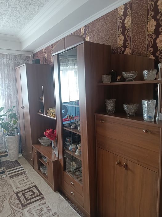 Продается стенка в гостиную