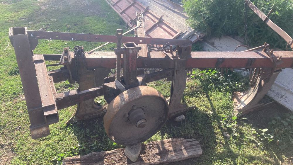 Трактор и соқа (плуг) сатылады