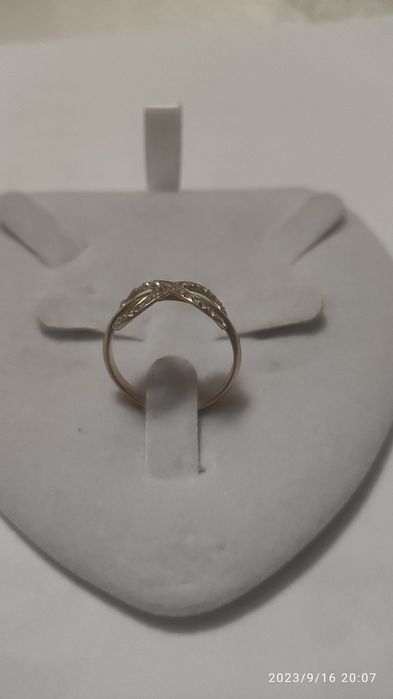 Продаётся золотое кольцо