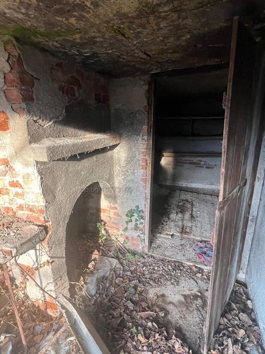 3 Дка Парцел с 2 Къщи във Вилна Зона на Казанлък "Старите Лозя"