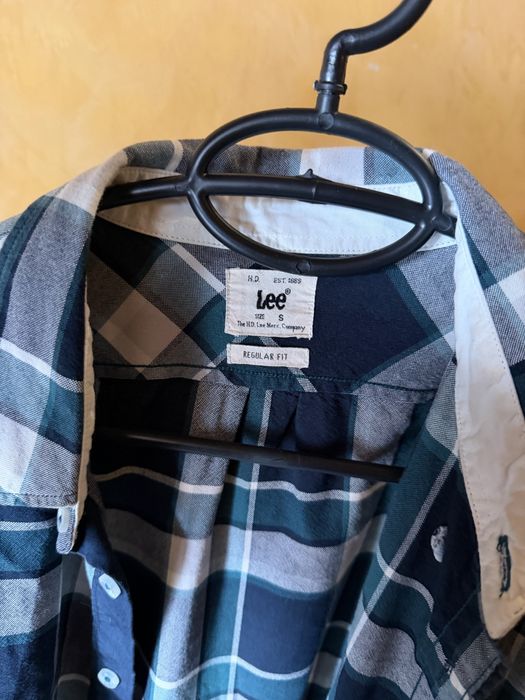 Чисто нова риза Lee