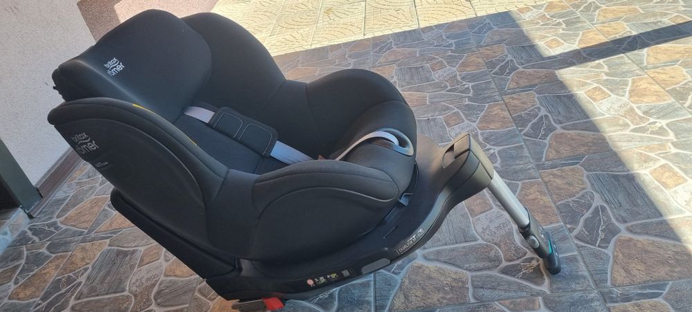 Детски стол за кола britax romer, като нов