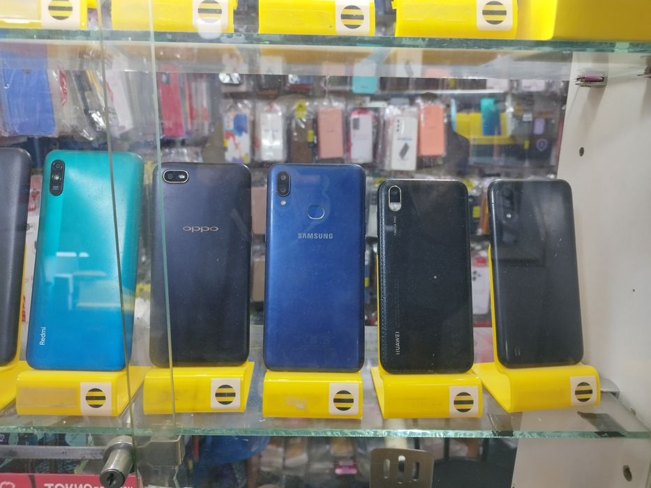 Телефоны б/у, разной ценовой категорий