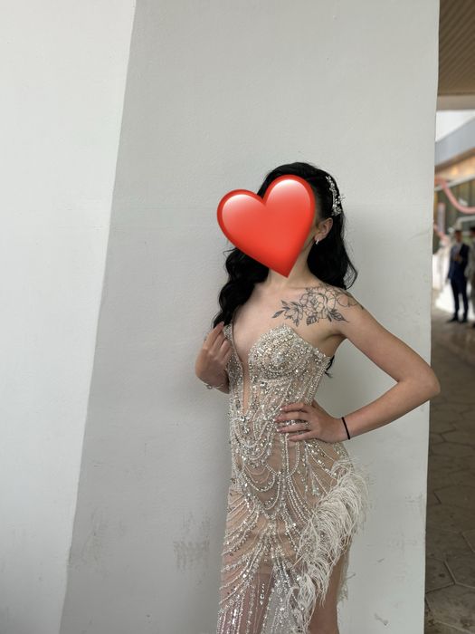 Продавам балната си рокля,носена е само за 2/3 часа