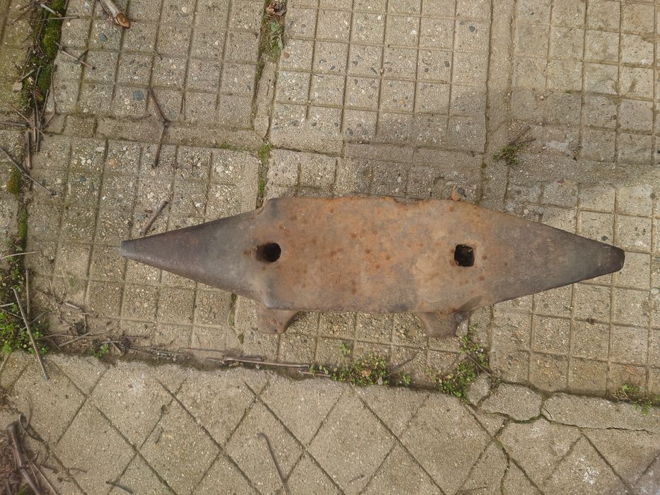 Наковалня употребявана размери 11 на 47 см 30 килограма Пазарджик