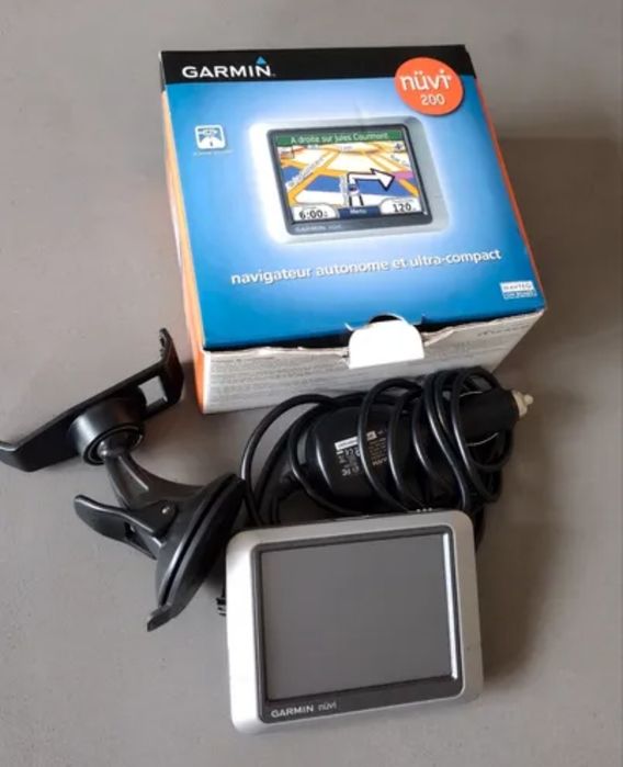 Навигация за автомобил GARMIN nuvi 200