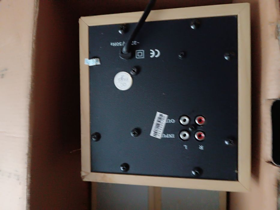 Subwoofer+stație+2sateliti.