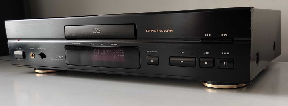 CD Player Denon DCD-735 – ALPHA Processing – Dual DAC – Optical – Made in Europe