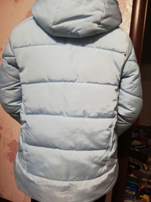 Куртка голубая продам