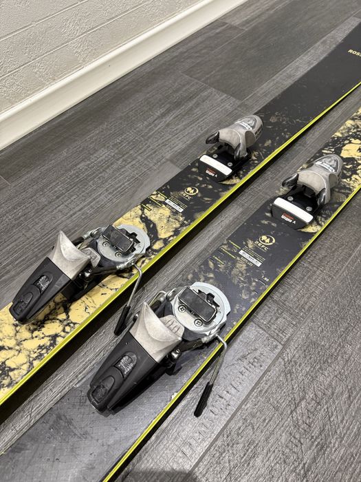 Ски Rossignol Blackops Sender TI 180 cm + ски автомати Look Pivot 15