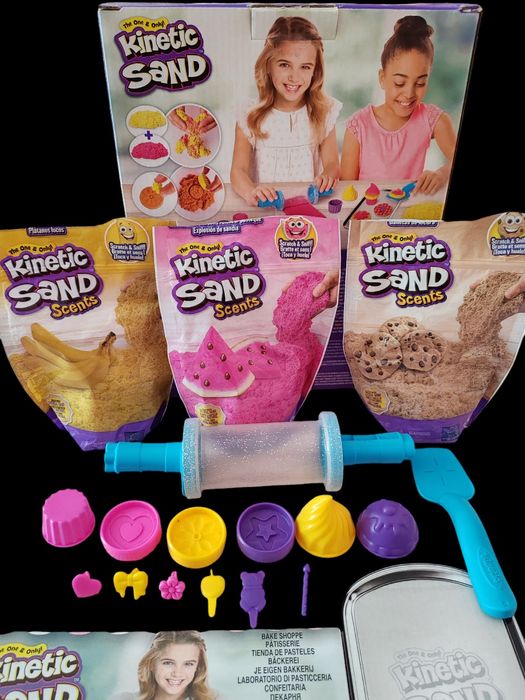 Комплект с кинетичен пясък Spin Master Kinetic Sand Сладкиши. Несъхнещ