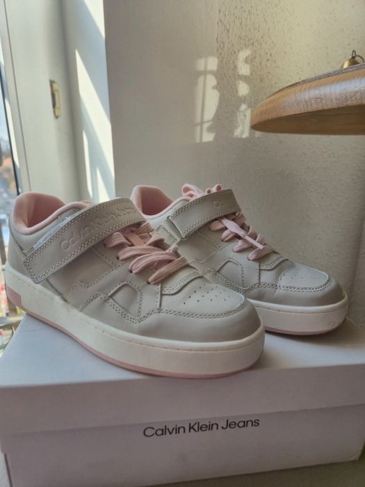 Adidași Calvin Klein 37