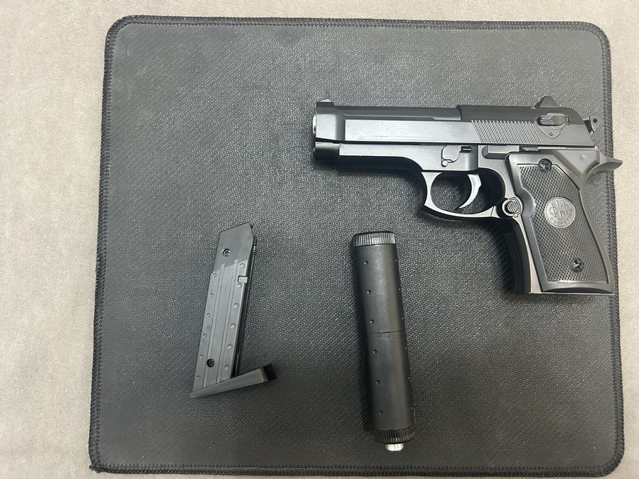 Пистолет игрушка