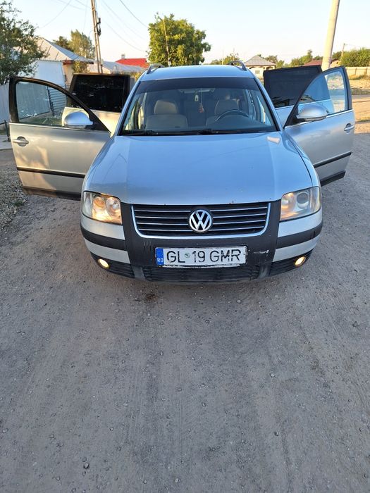 Vând Volkswagen Passat